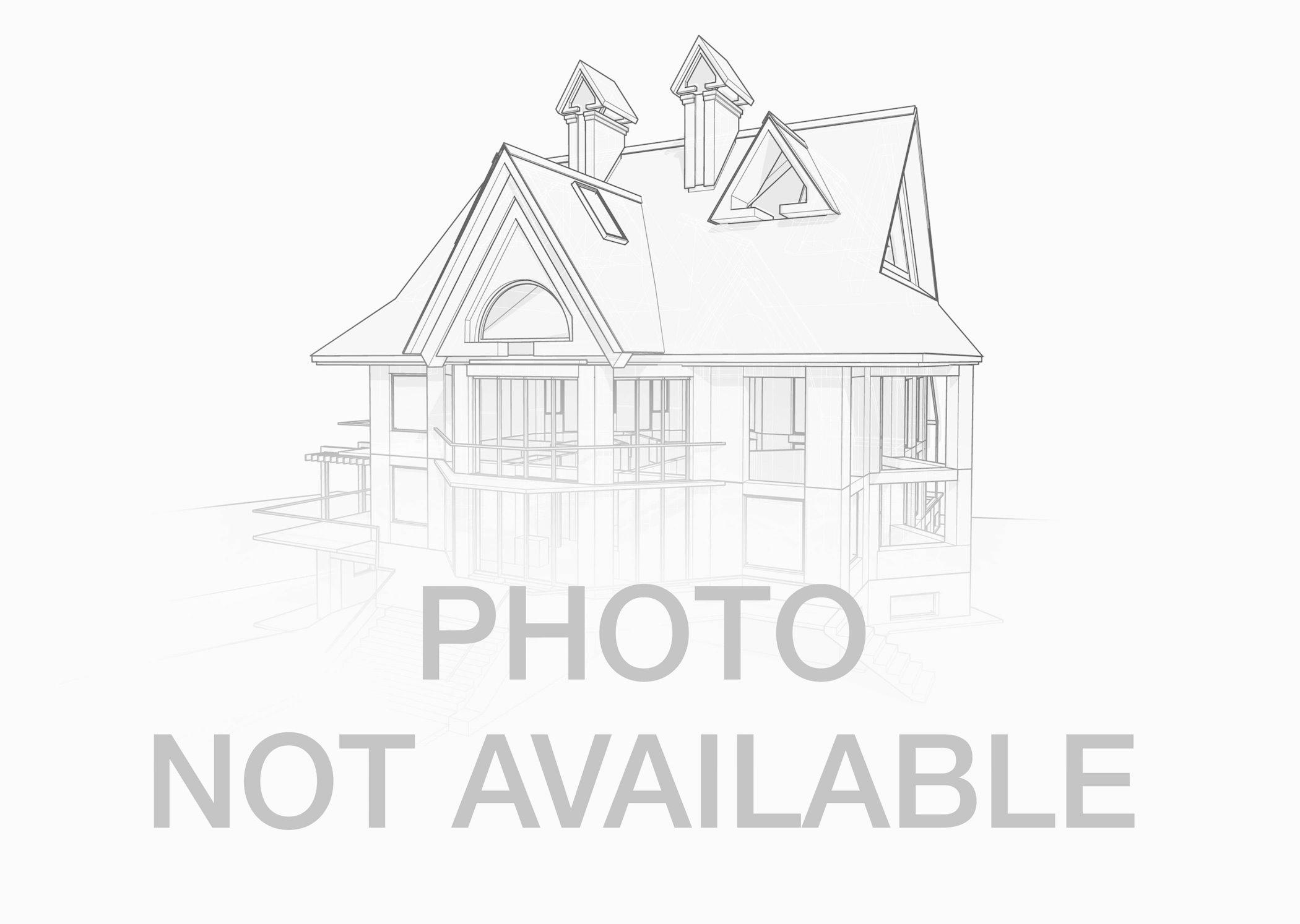 14 W Superior Street 